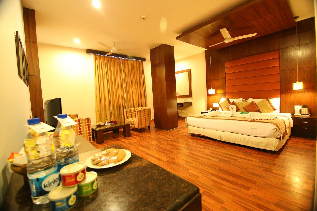 Cs Boutique Hotel Faridabad Eksteriør billede
