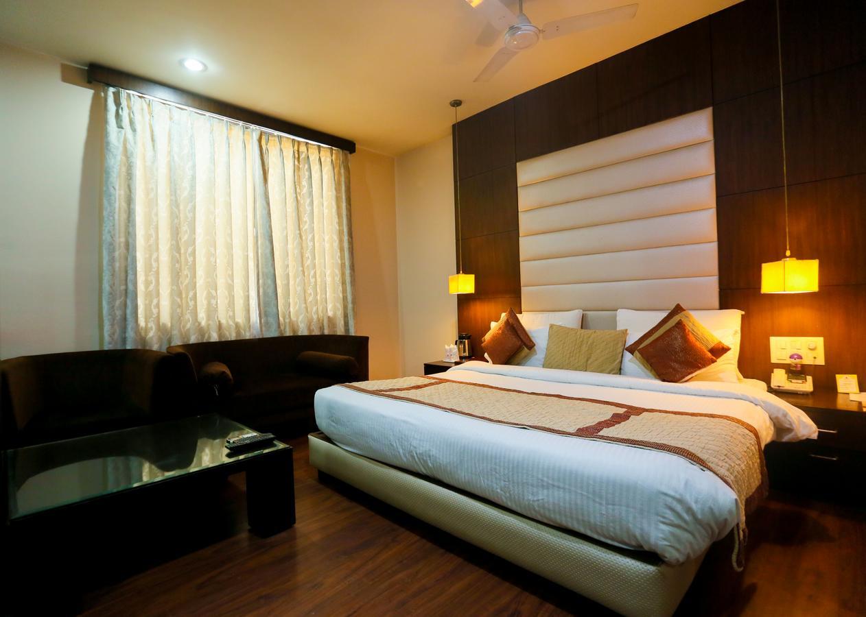 Cs Boutique Hotel Faridabad Eksteriør billede