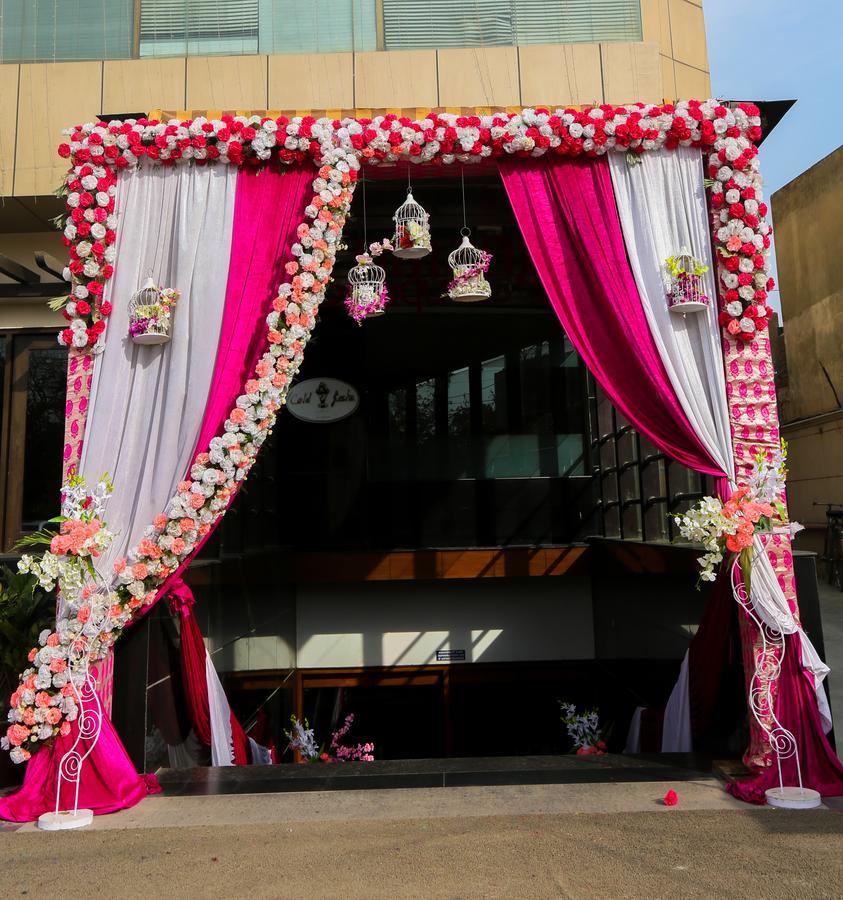 Cs Boutique Hotel Faridabad Eksteriør billede