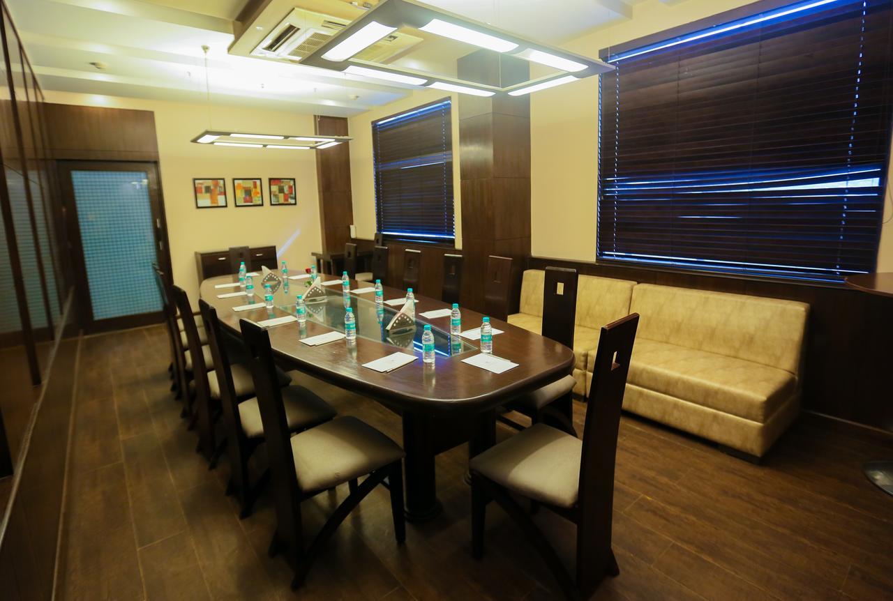 Cs Boutique Hotel Faridabad Eksteriør billede