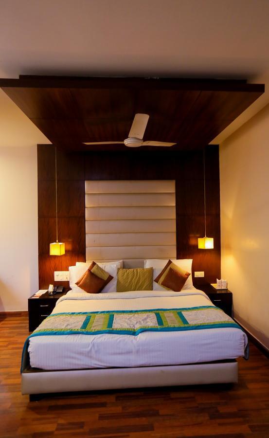 Cs Boutique Hotel Faridabad Eksteriør billede