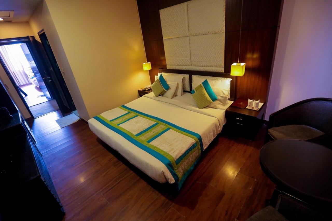 Cs Boutique Hotel Faridabad Eksteriør billede